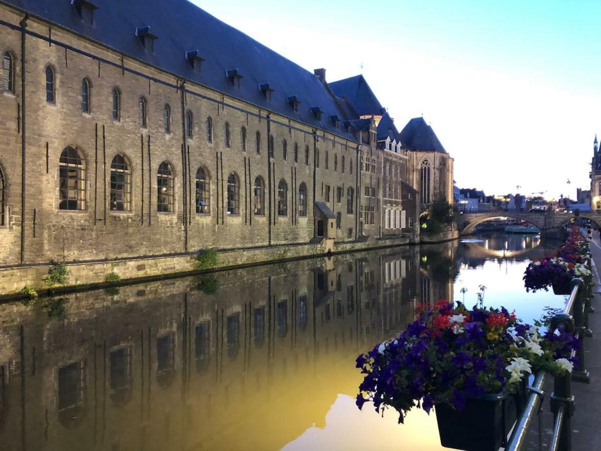 Studio Medieval City Center At River De Leie Гент Экстерьер фото